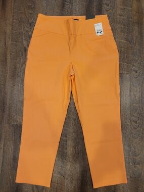 ✨ Versona Modern Papaya Punch Orange Cropped Pants – NWT – Size 10 ✨